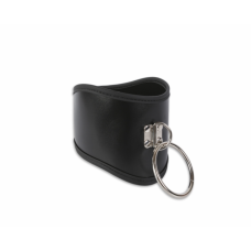 Пәктік белдіктері мен пәктік кеудешелері бар қыздар